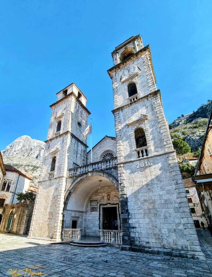Apartman J&I Kotor Bagian luar foto