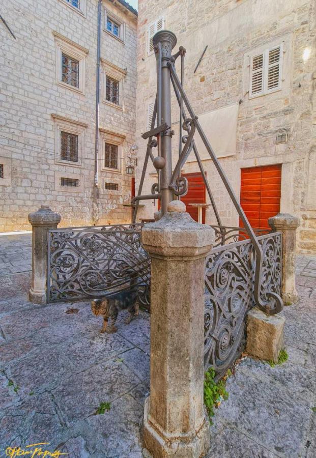 Apartman J&I Kotor Bagian luar foto